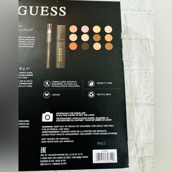Guess Eye Nude Look Book NWT - Picture 9 of 10